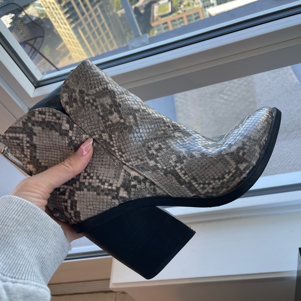 14th & Union Faux Snakeskin Ankle Boots